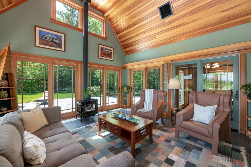 48 Pease Road Meredith NH 03253