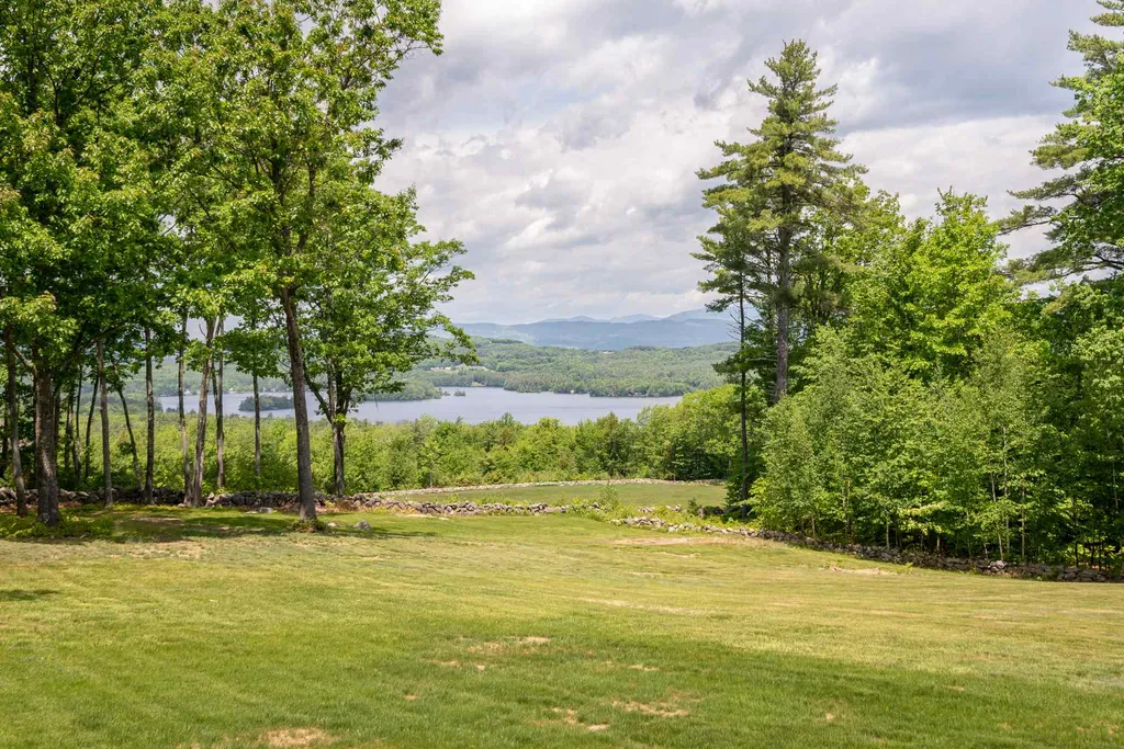 48 Pease Road Meredith NH 03253