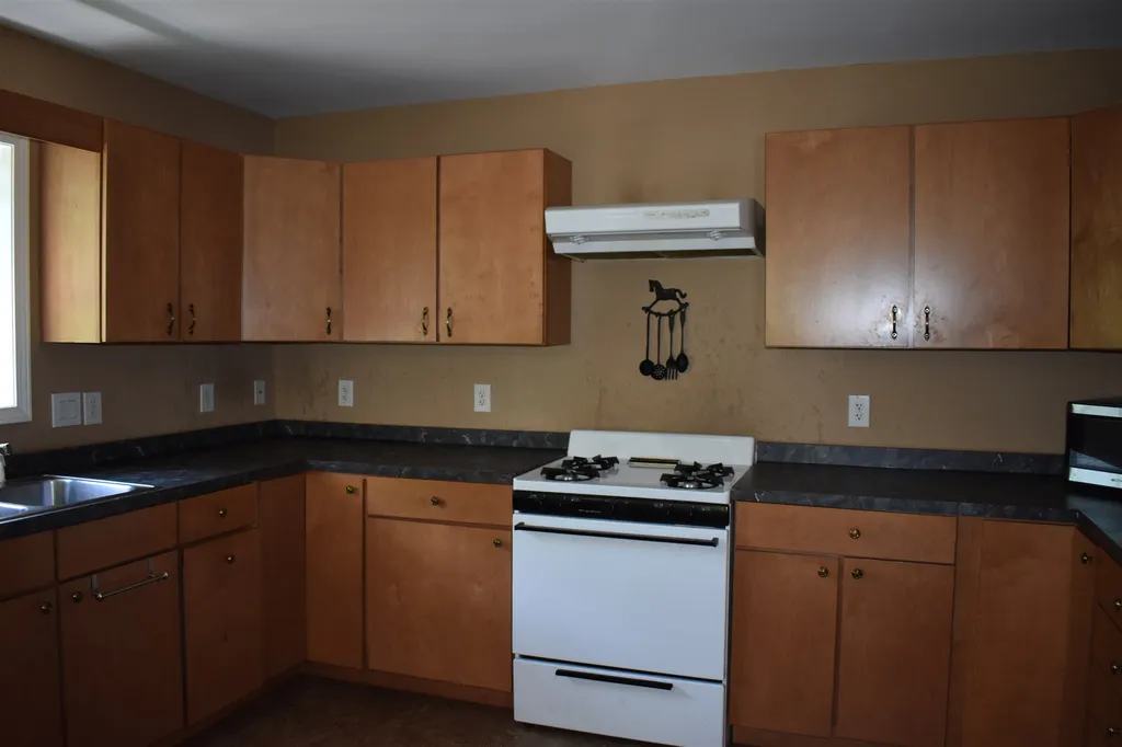 13 Gilby Lane Canaan NH 03741