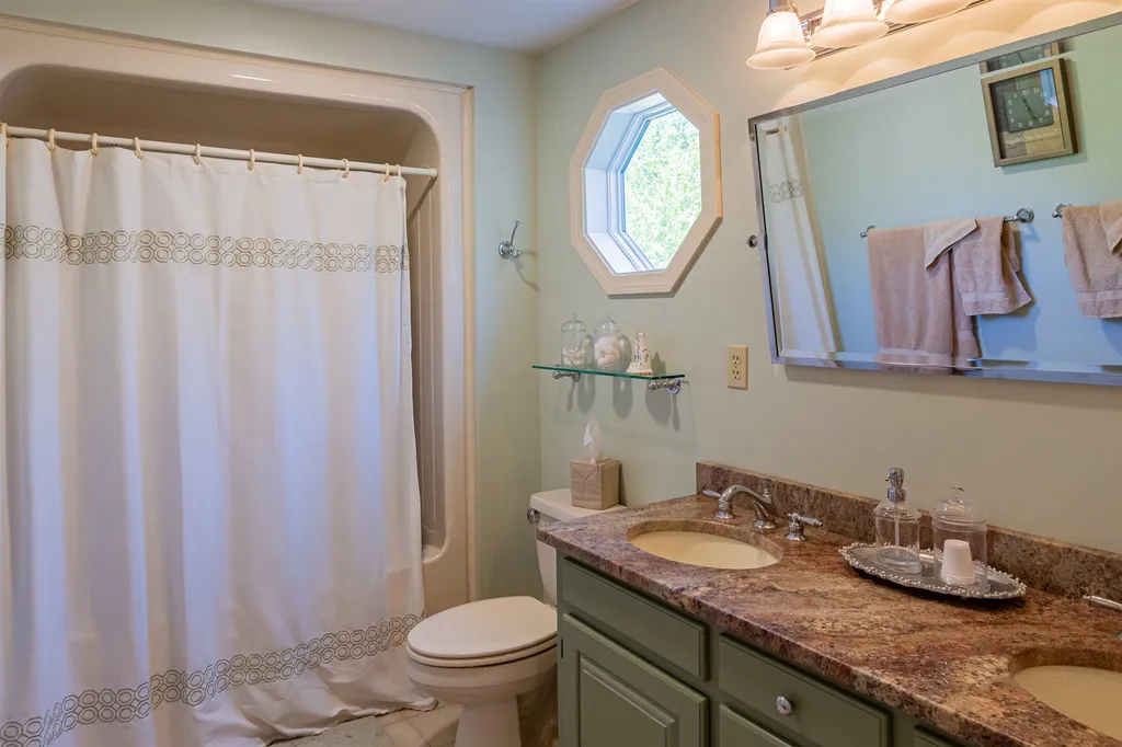 163 Love Lane Rye NH 03870