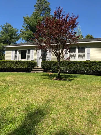 8 Erie Circle Nashua NH 03062