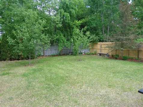 8 Erie Circle Nashua NH 03062
