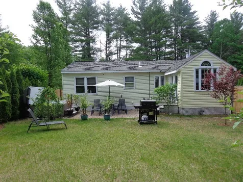 8 Erie Circle Nashua NH 03062
