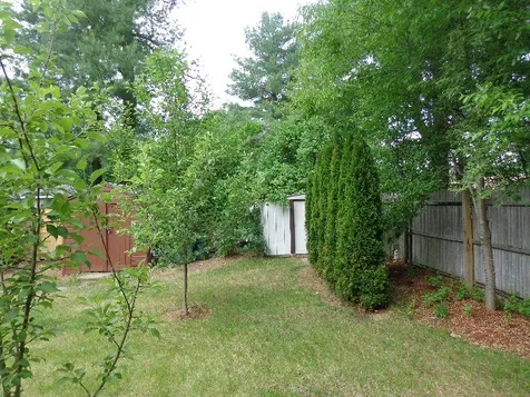 8 Erie Circle Nashua NH 03062