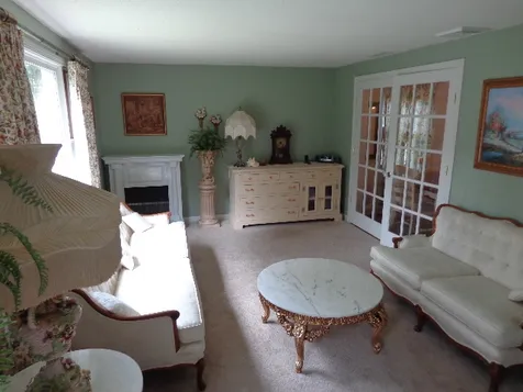 8 Erie Circle Nashua NH 03062