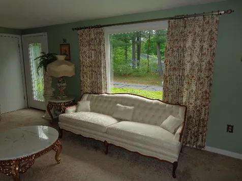 8 Erie Circle Nashua NH 03062