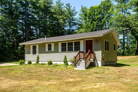 71 Middle Road Brentwood NH 03833