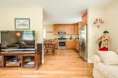 71 Middle Road Brentwood NH 03833