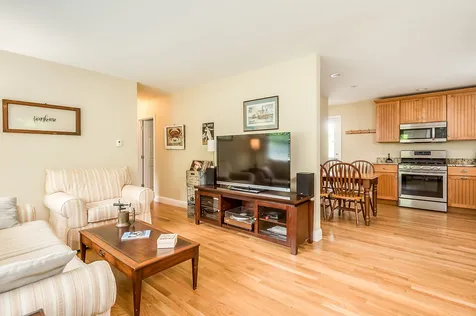 71 Middle Road Brentwood NH 03833