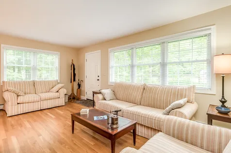 71 Middle Road Brentwood NH 03833