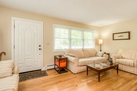 71 Middle Road Brentwood NH 03833