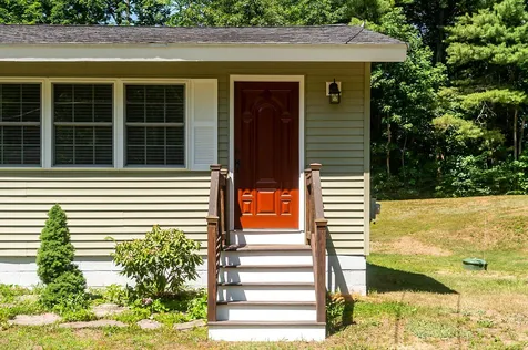 71 Middle Road Brentwood NH 03833