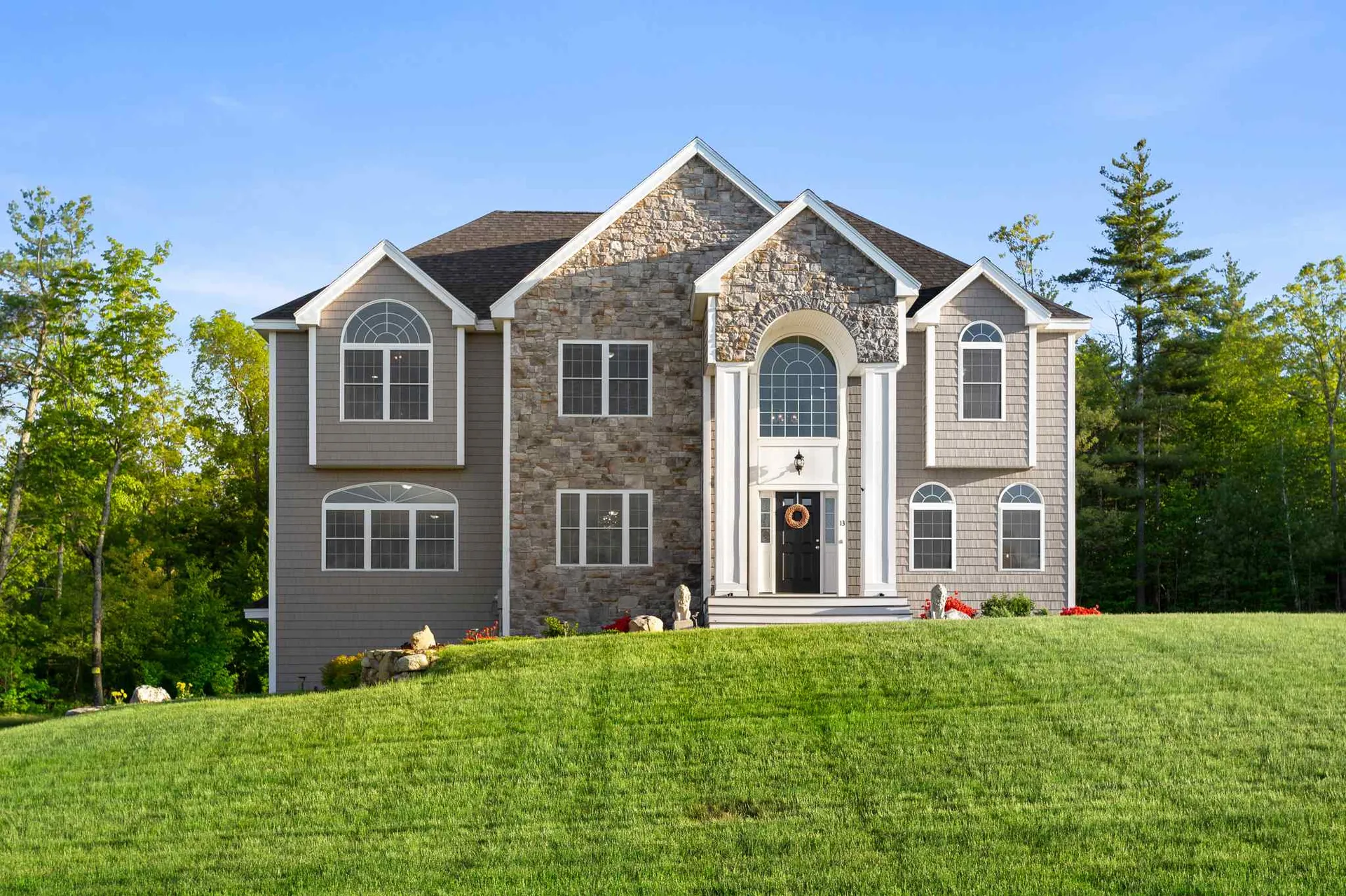 13 Harvest Drive Derry NH 03038