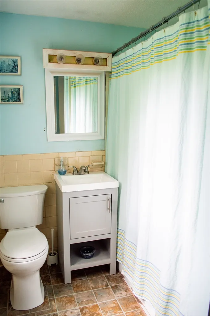 17 Mountain View Drive Peterborough NH 03458