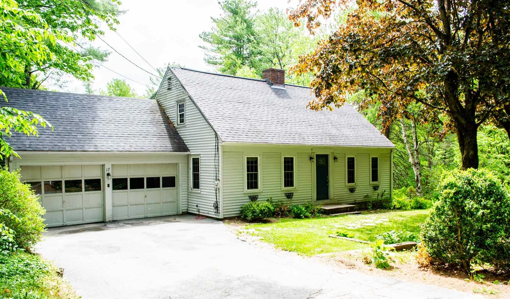 17 Mountain View Drive Peterborough NH 03458