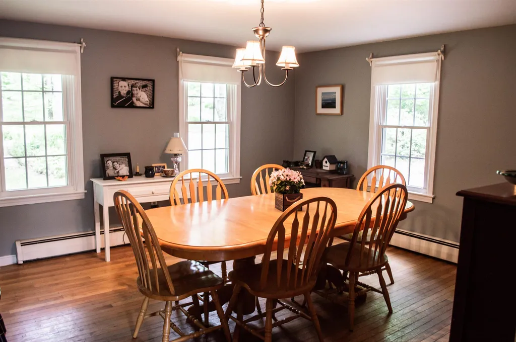 17 Mountain View Drive Peterborough NH 03458