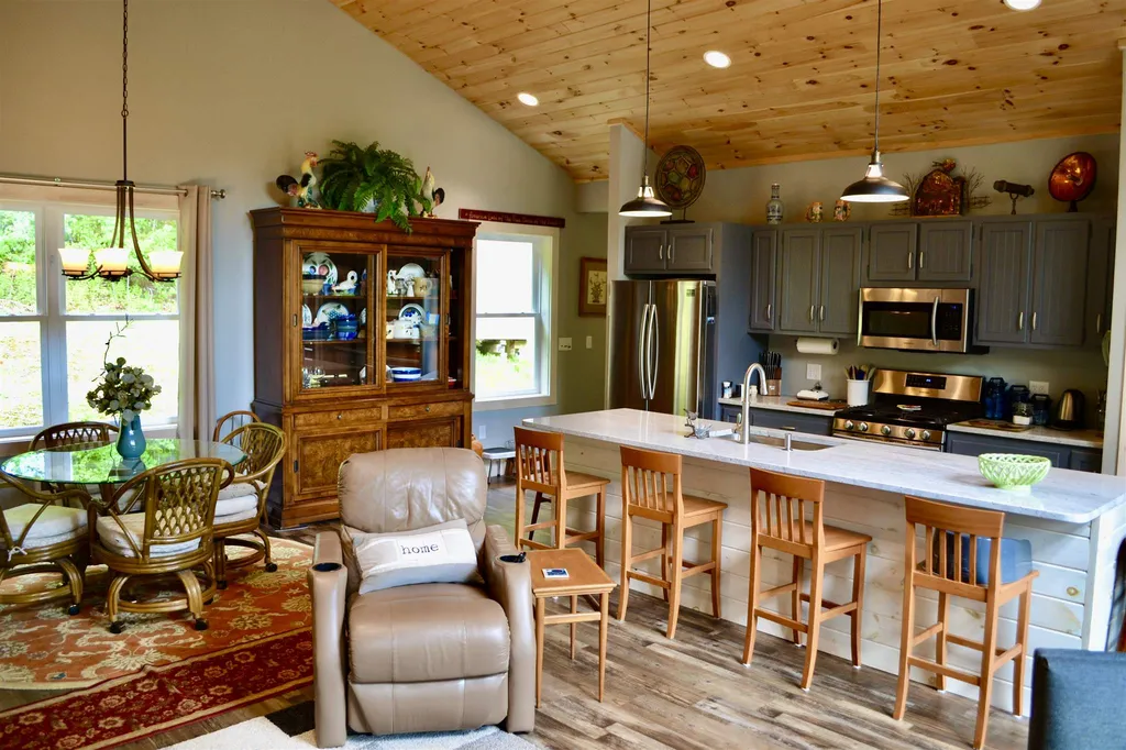 88 Buck Road Warren VT 05674