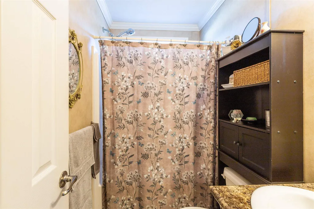 27 Barksdale Avenue Londonderry NH 03053