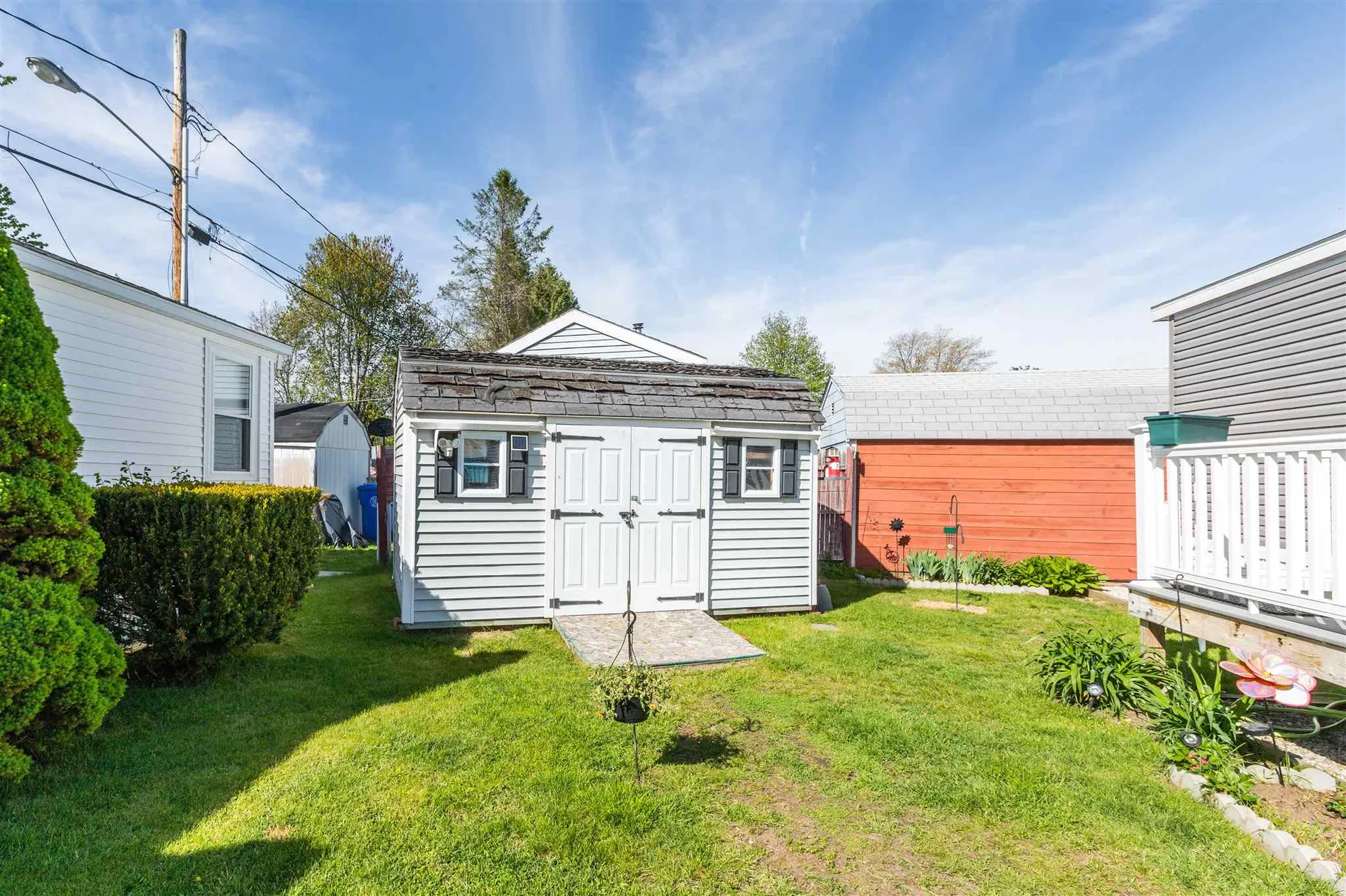 27 Barksdale Avenue Londonderry NH 03053