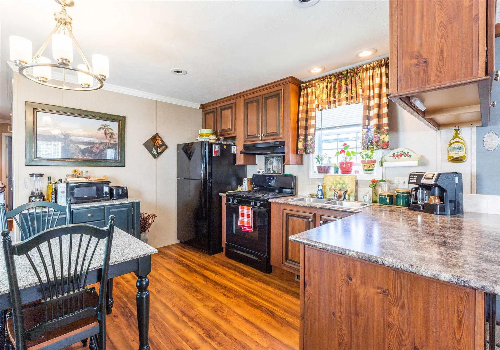 27 Barksdale Avenue Londonderry NH 03053