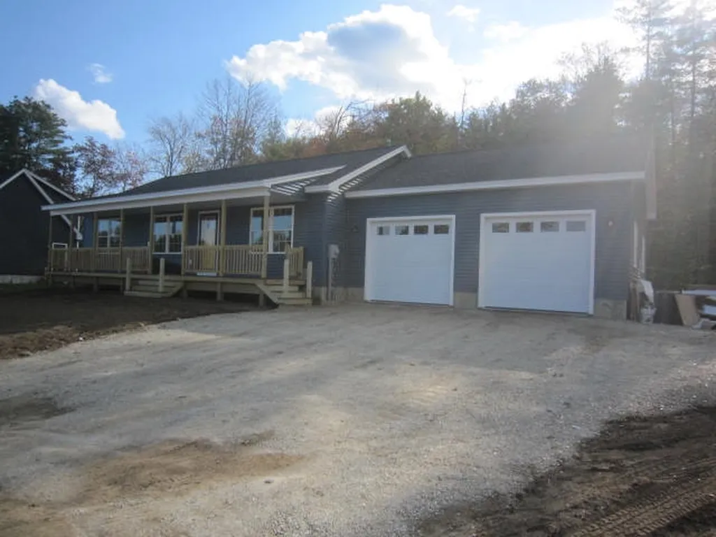18 Carole Court Rochester NH 03868