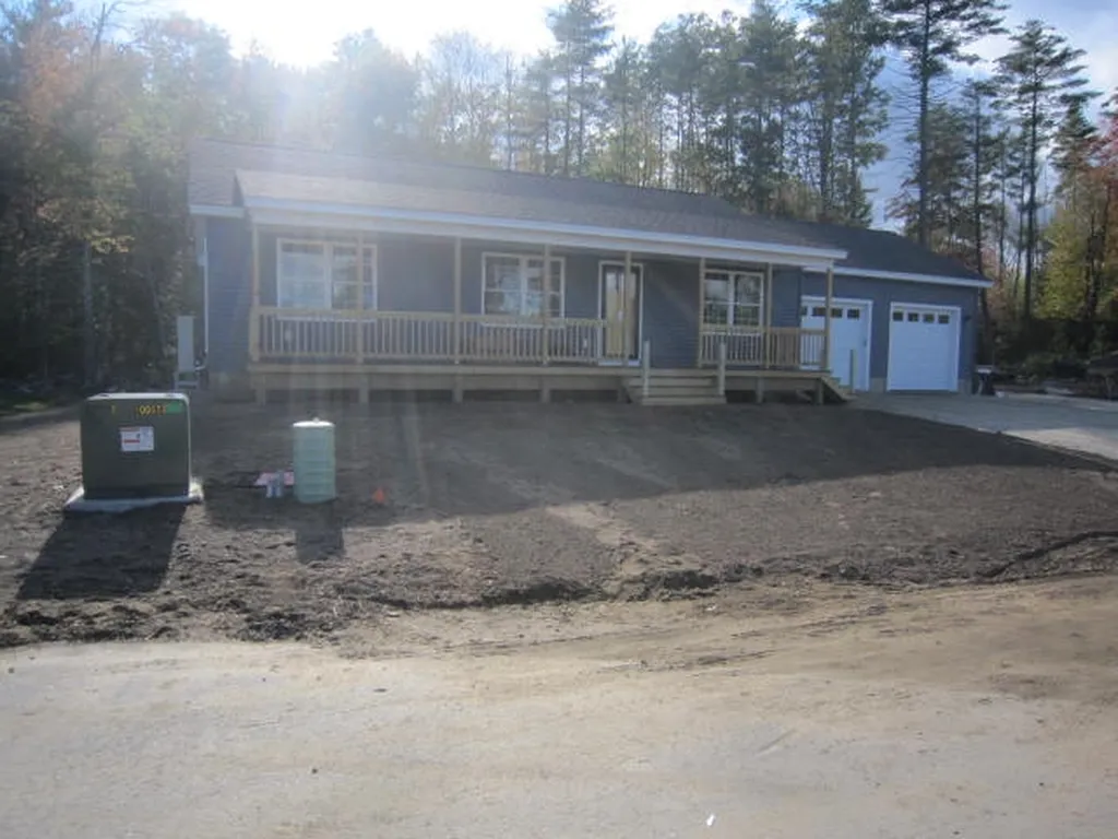 18 Carole Court Rochester NH 03868