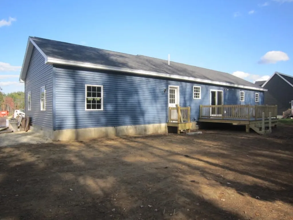 18 Carole Court Rochester NH 03868