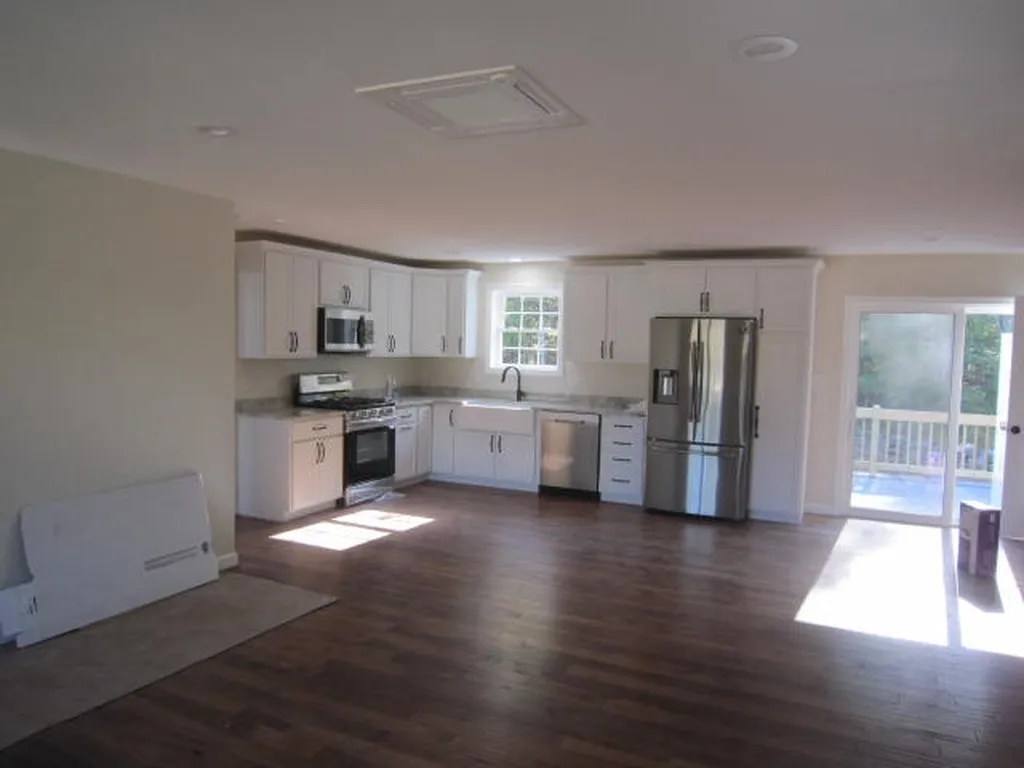 18 Carole Court Rochester NH 03868