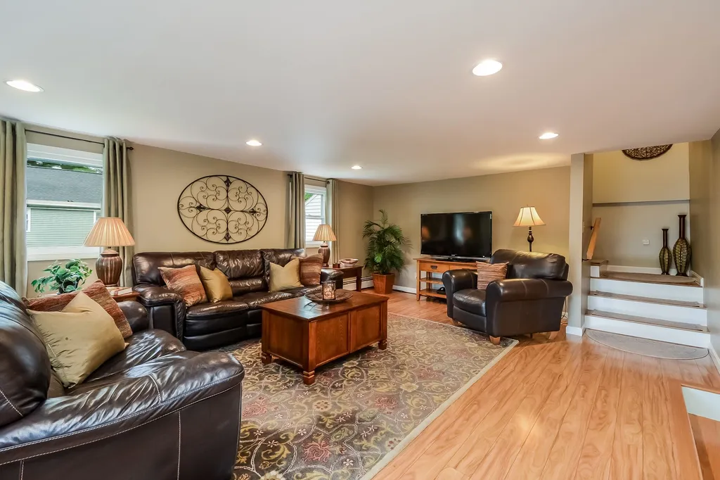 109 W Riverbank Road Manchester NH 03102