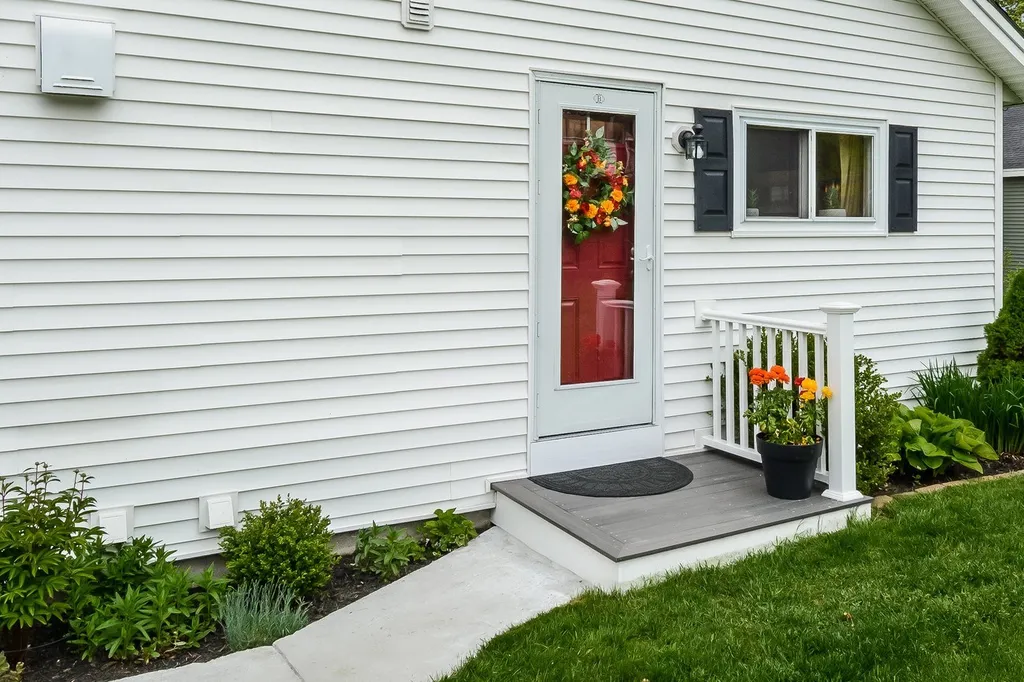 109 W Riverbank Road Manchester NH 03102