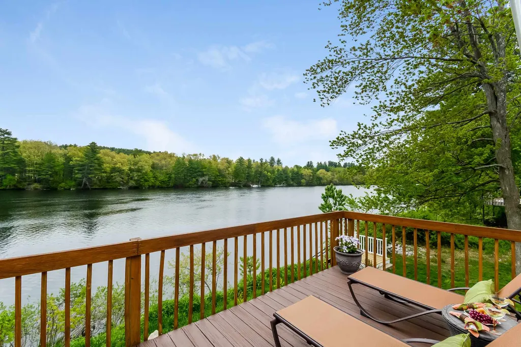 109 W Riverbank Road Manchester NH 03102