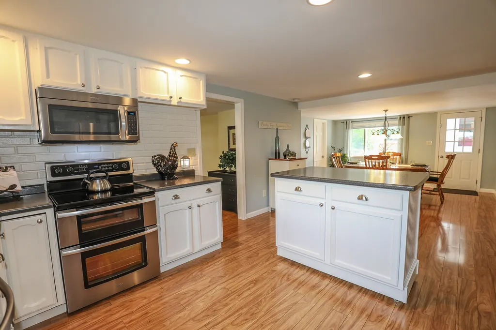 109 W Riverbank Road Manchester NH 03102