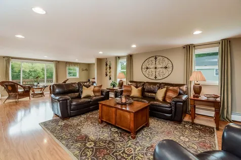 109 W Riverbank Road Manchester NH 03102