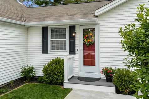 109 W Riverbank Road Manchester NH 03102