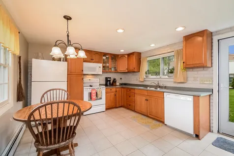 109 W Riverbank Road Manchester NH 03102
