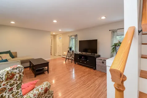 109 W Riverbank Road Manchester NH 03102