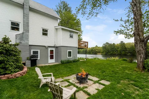 109 W Riverbank Road Manchester NH 03102