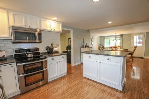 109 W Riverbank Road Manchester NH 03102