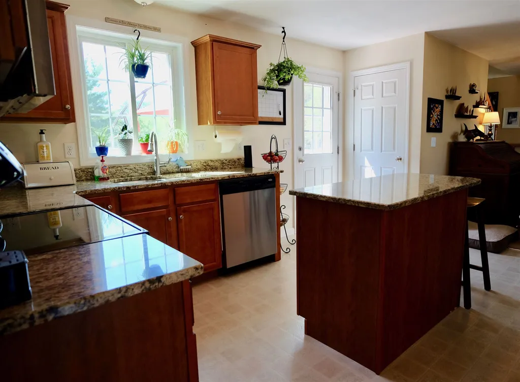 35 Amy Way Concord NH 03303