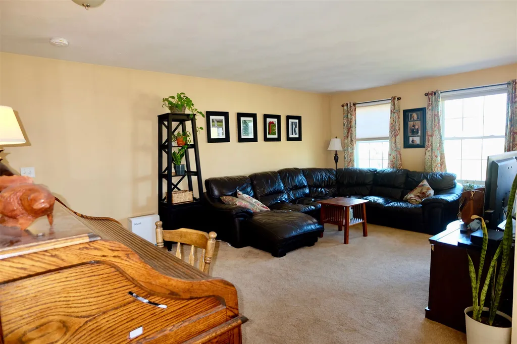 35 Amy Way Concord NH 03303