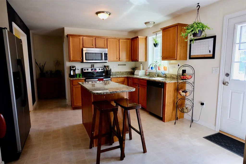35 Amy Way Concord NH 03303