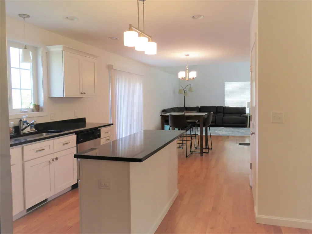 12 Sarah Way Newton NH 03858