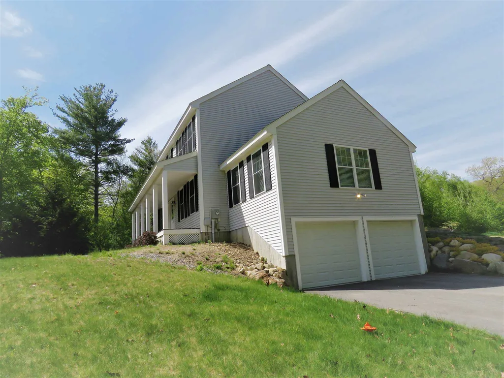12 Sarah Way Newton NH 03858