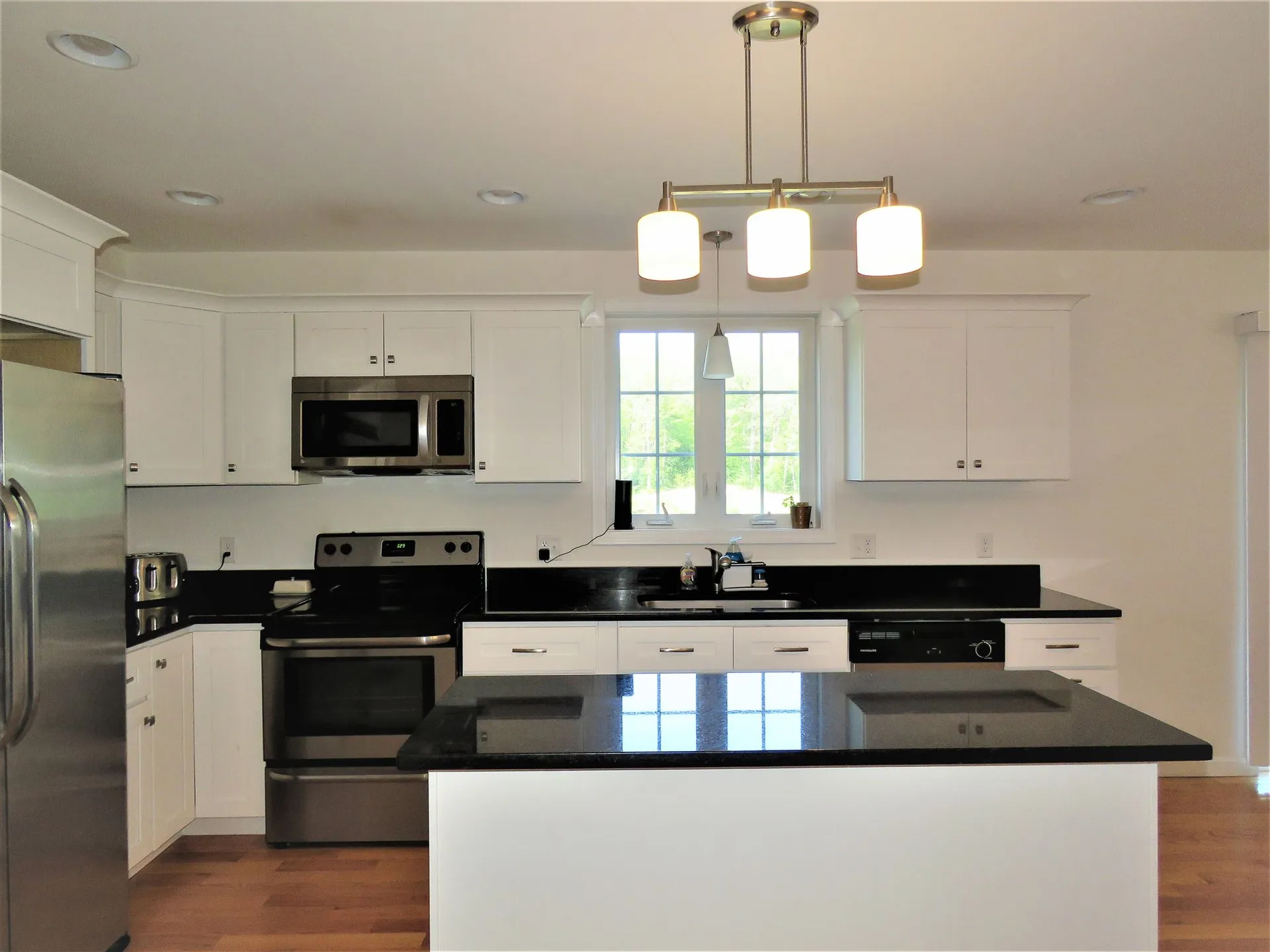 12 Sarah Way Newton NH 03858