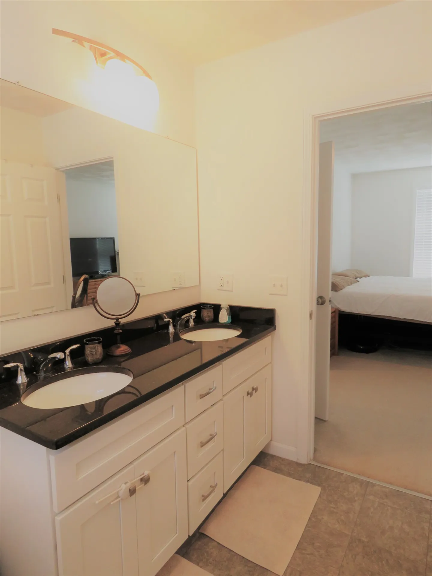 12 Sarah Way Newton NH 03858