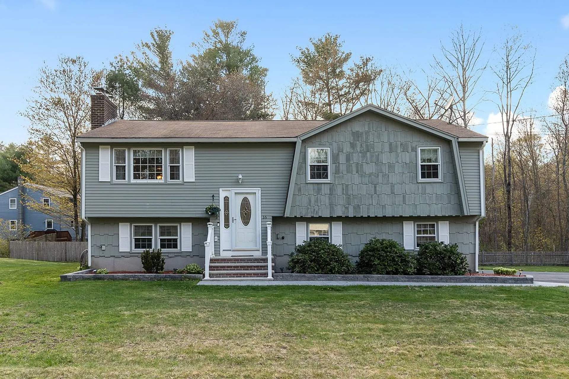 16 Thomas Street Windham NH 03087