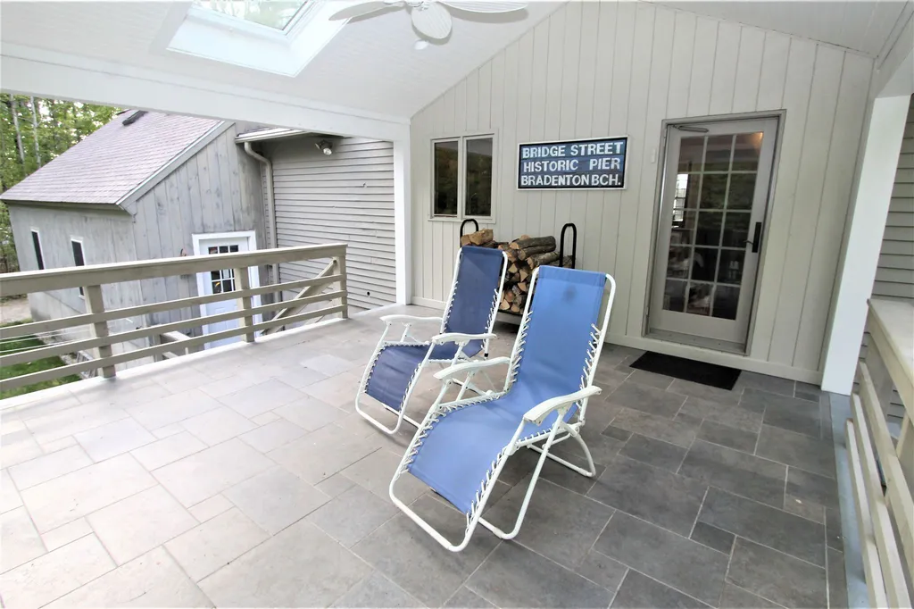 88 North Road Kingston NH 03848