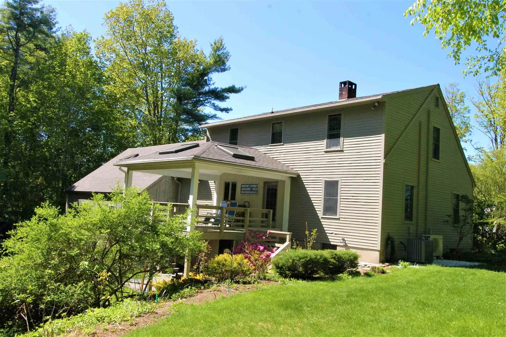 88 North Road Kingston NH 03848