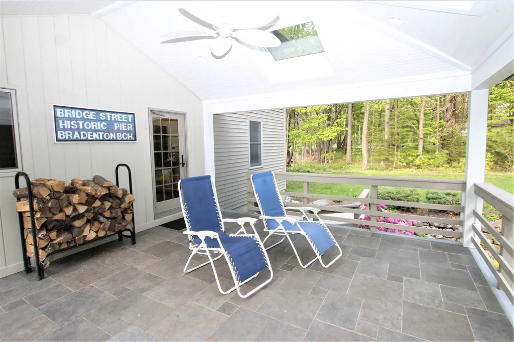 88 North Road Kingston NH 03848
