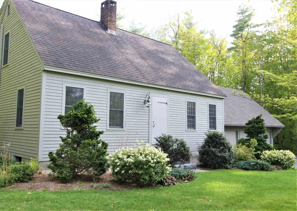 88 North Road Kingston NH 03848
